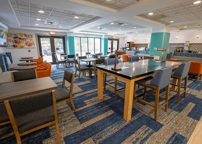 Hotel Wingate By Wyndham Airport
