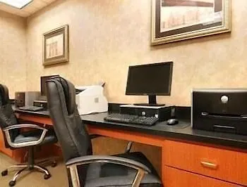 Wingate By Wyndham Airport 3*