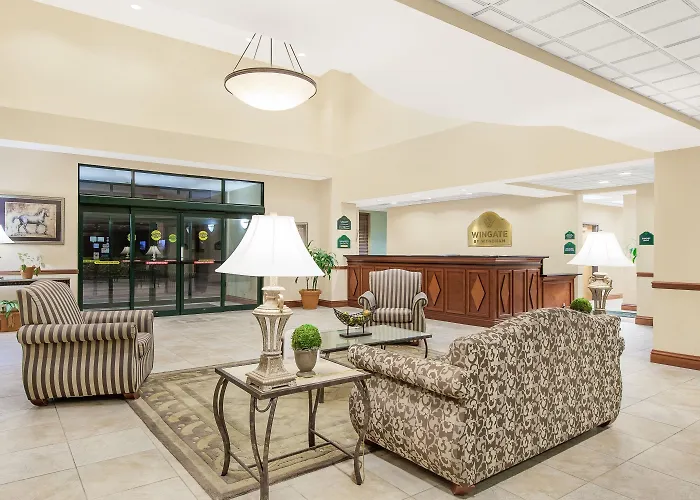 Wingate By Wyndham Airport