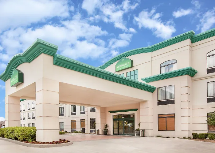 Hotel Wingate By Wyndham Airport 3*