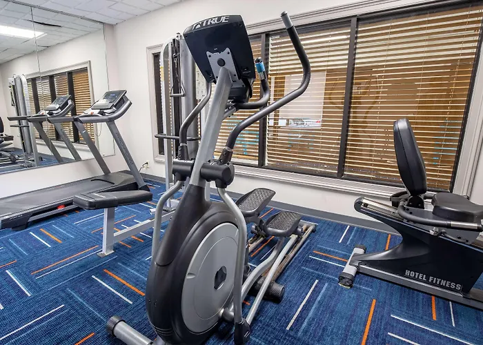 Wingate By Wyndham Airport Hotel