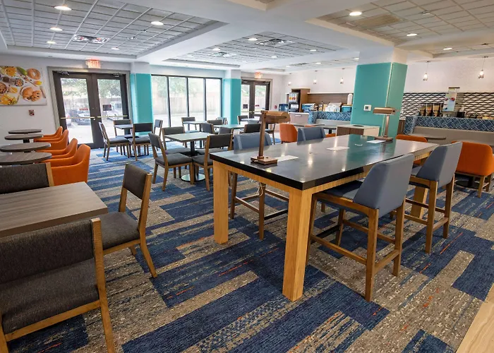 Hotel Wingate By Wyndham Airport 3*