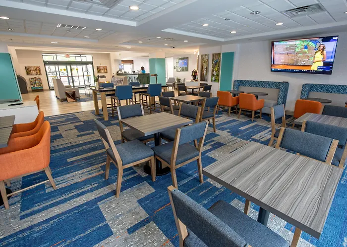 Wingate By Wyndham Airport 3*