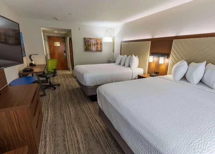Wingate By Wyndham Airport Hotel